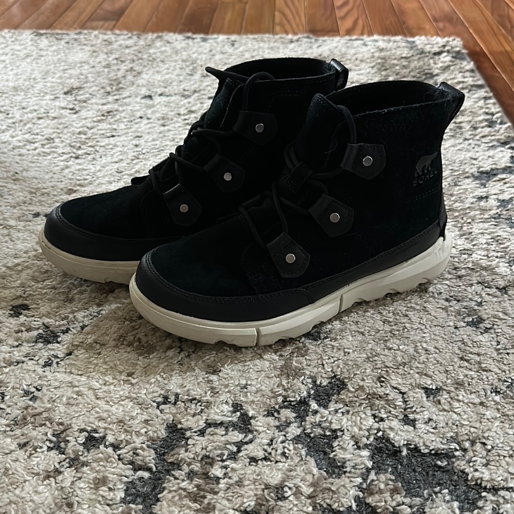 Sorel Explorer II Joan Women’s boot size 8